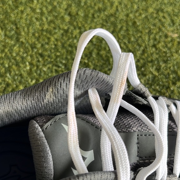 New in box Mizuno US women’s 6 gray 9 Spike Swift softball shoe - Picture 10 of 12